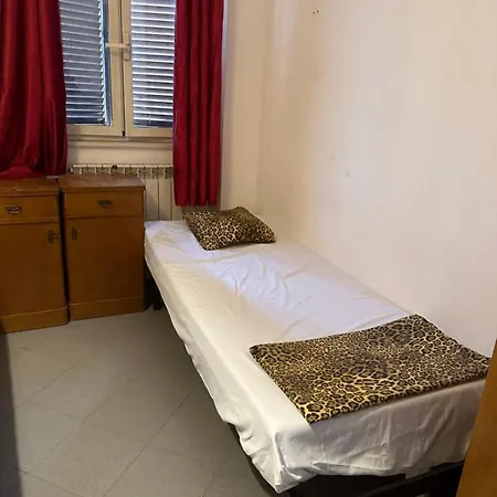 Piramide Hostel